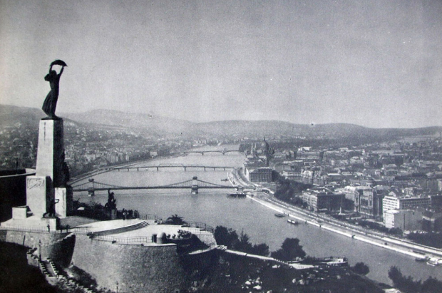 Vrijheidsbeeld Boedapest Sovjettijd